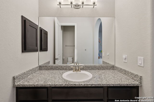 Listing photo id 34 for 28807 Balcones Crk