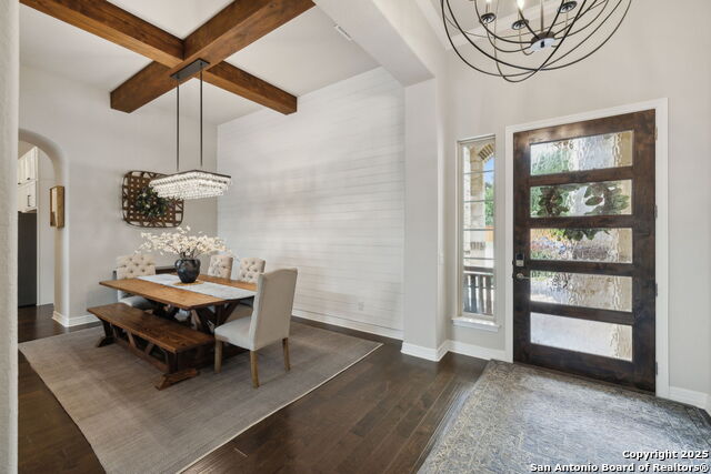 Listing photo id 4 for 28807 Balcones Crk