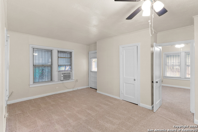 Listing photo id 8 for 1001 Mason  