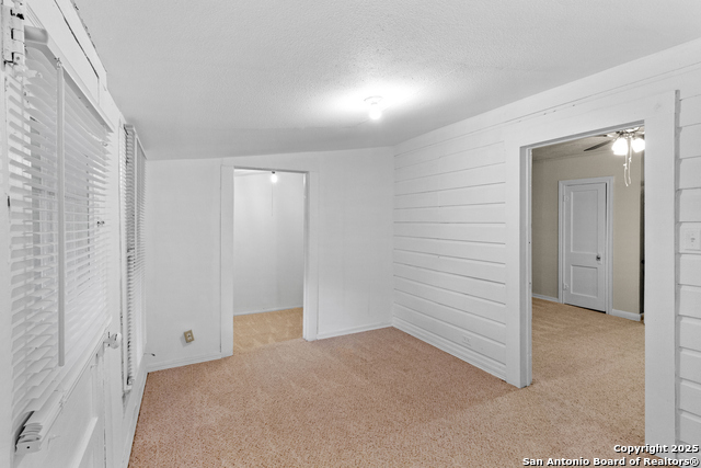 Listing photo id 12 for 1001 Mason  