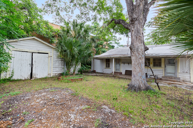 Listing photo id 17 for 1001 Mason  