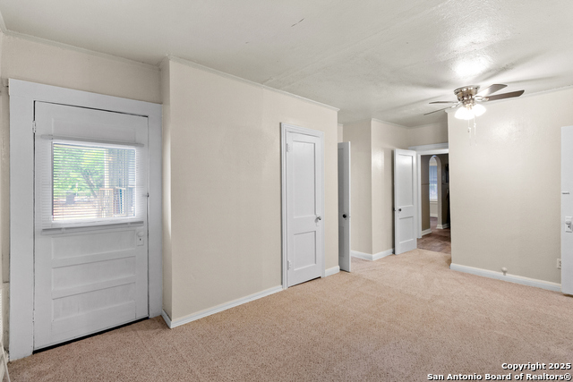 Listing photo id 6 for 1001 Mason  
