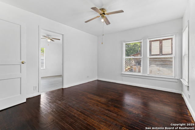 Listing photo id 11 for 631 Magnolia W