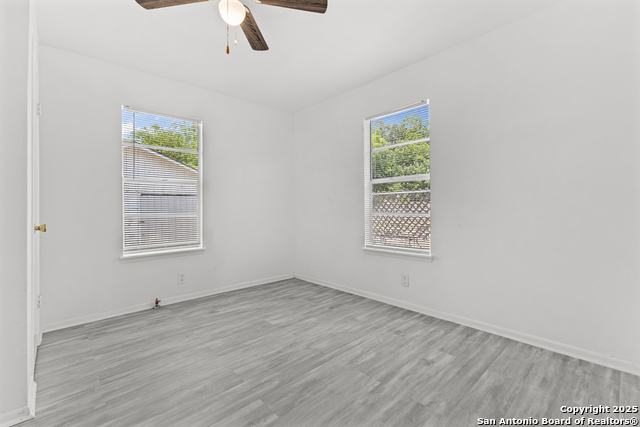 Listing photo id 13 for 631 Magnolia W
