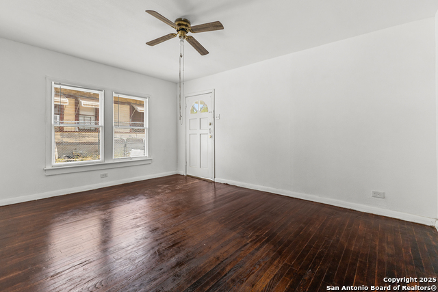 Listing photo id 19 for 631 Magnolia W