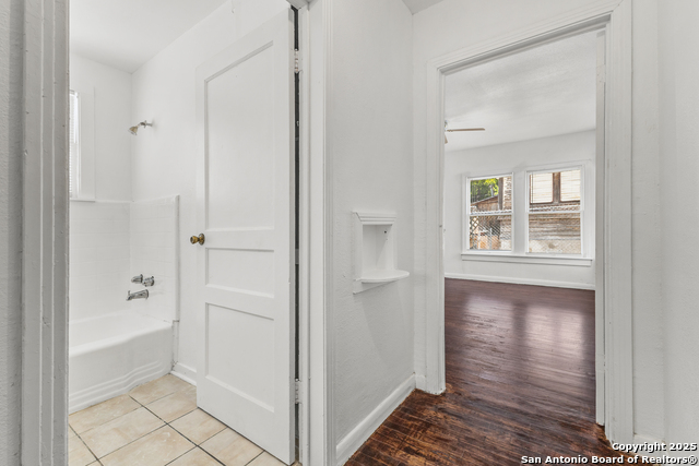Listing photo id 20 for 631 Magnolia W