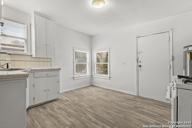 Listing photo id 22 for 631 Magnolia W