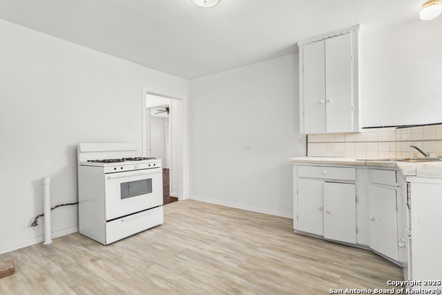 Listing photo id 24 for 631 Magnolia W