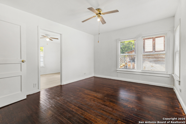 Listing photo id 25 for 631 Magnolia W