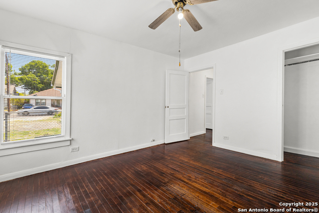Listing photo id 26 for 631 Magnolia W