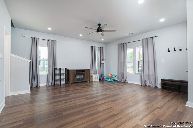 Listing photo id 12 for 422 K Unit 103