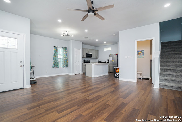 Listing photo id 0 for 422 K Unit 103