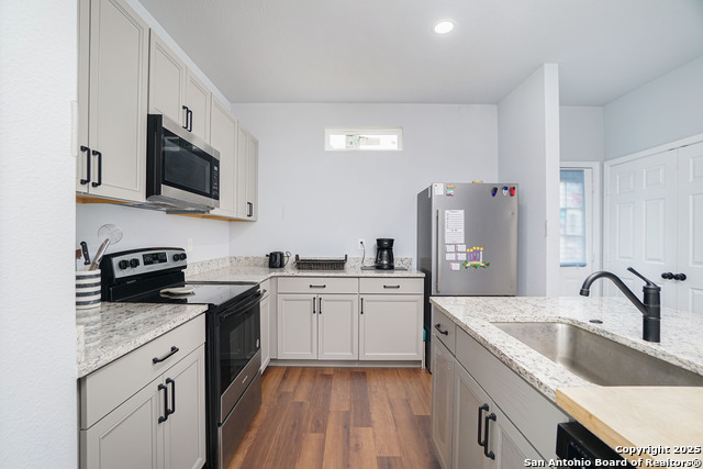 Listing photo id 1 for 422 K Unit 103