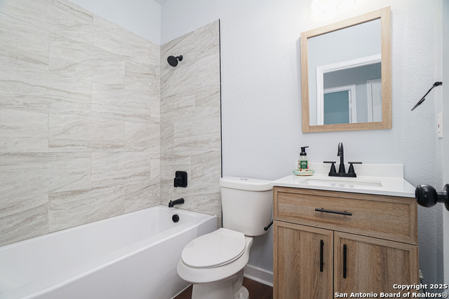 Listing photo id 7 for 422 K Unit 103