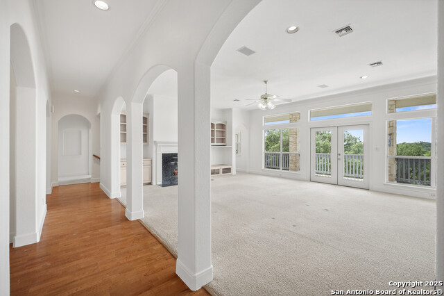 Listing photo id 8 for 7424 Secretariat Lane