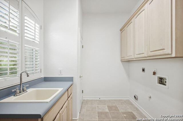 Listing photo id 19 for 7424 Secretariat Lane