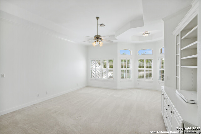 Listing photo id 22 for 7424 Secretariat Lane