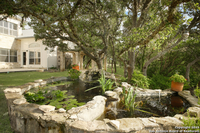 Listing photo id 28 for 7424 Secretariat Lane