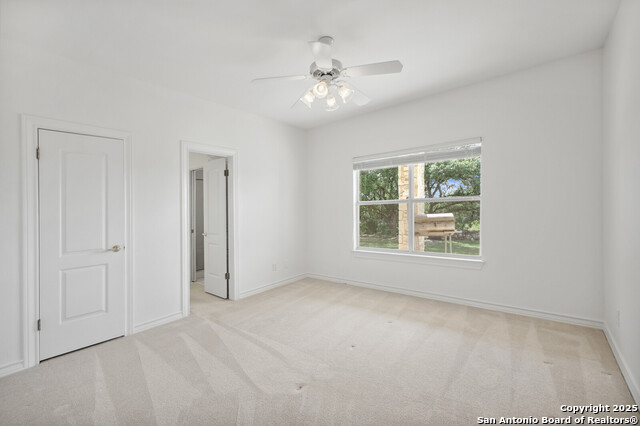 Listing photo id 34 for 7424 Secretariat Lane