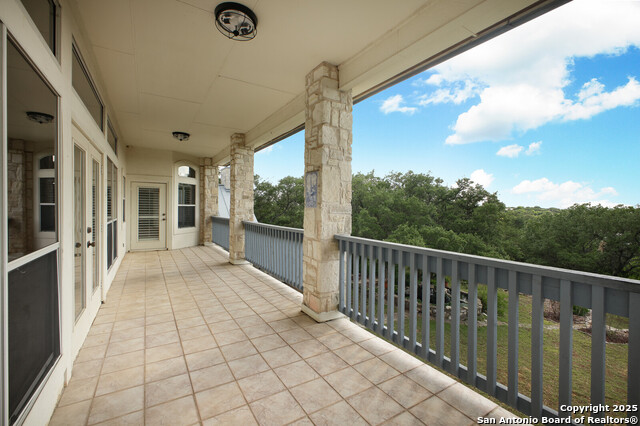 Listing photo id 40 for 7424 Secretariat Lane
