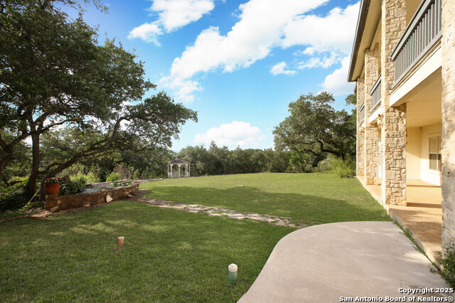 Listing photo id 45 for 7424 Secretariat Lane