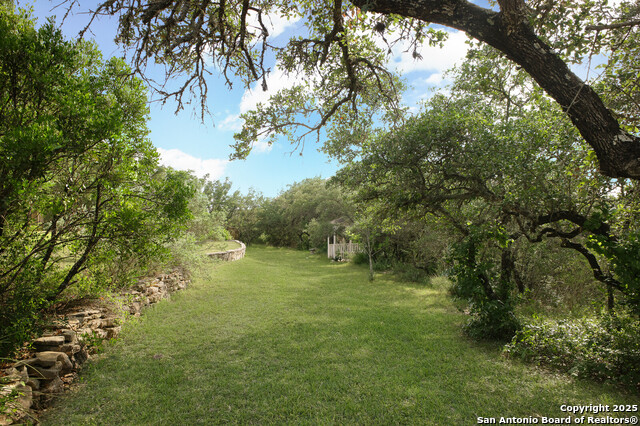 Listing photo id 50 for 7424 Secretariat Lane