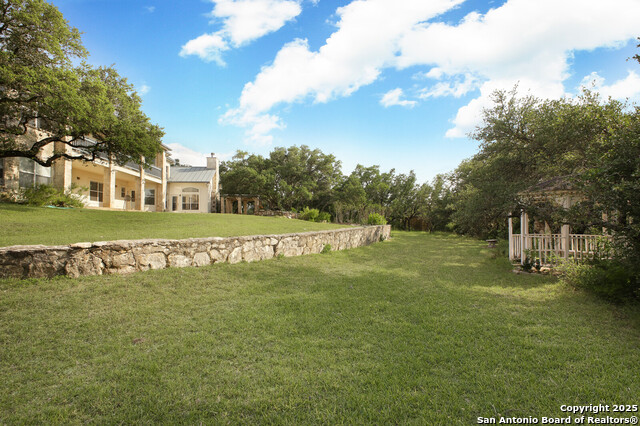 Listing photo id 53 for 7424 Secretariat Lane