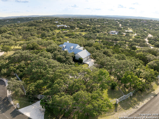 Listing photo id 60 for 7424 Secretariat Lane