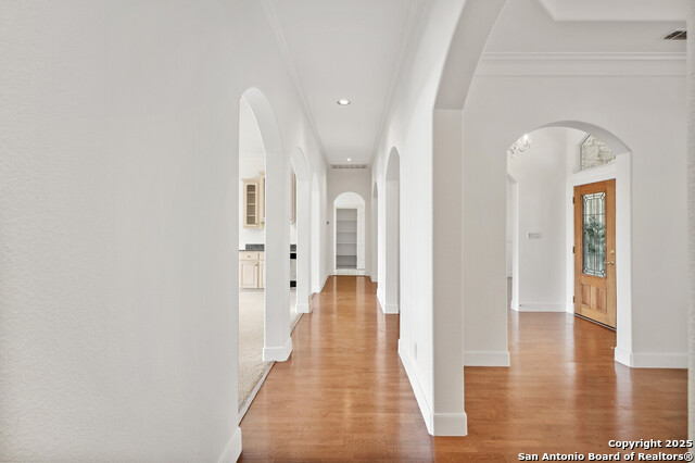 Listing photo id 5 for 7424 Secretariat Lane