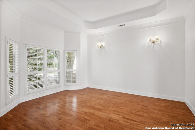 Listing photo id 7 for 7424 Secretariat Lane