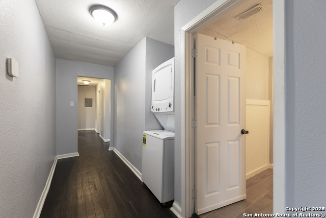 Listing photo id 8 for 1804 Hamilton N
