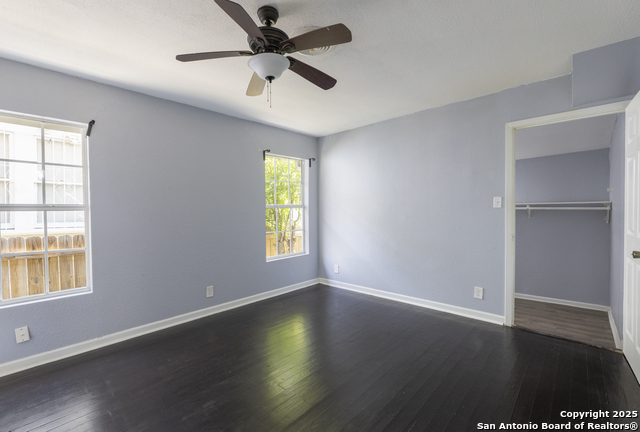 Listing photo id 12 for 1804 Hamilton N