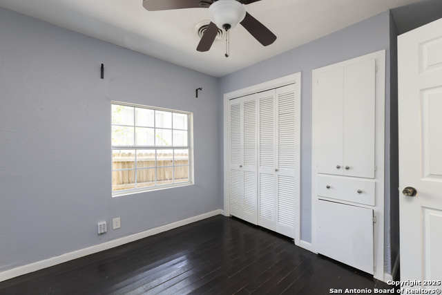 Listing photo id 13 for 1804 Hamilton N