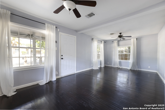 Listing photo id 4 for 1804 Hamilton N