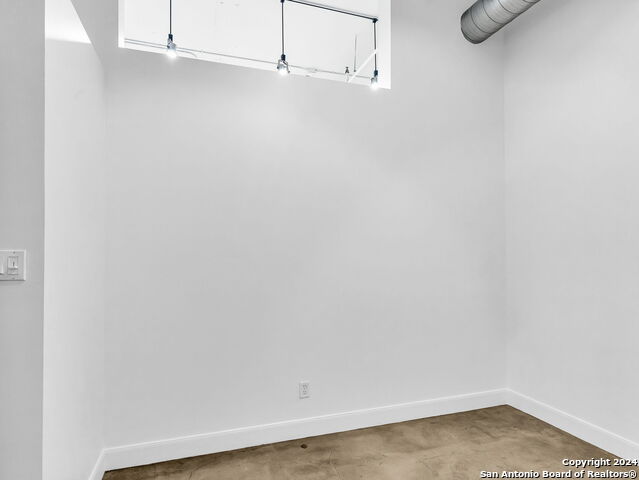 Image 9 of 19 For 831 Flores S 2110