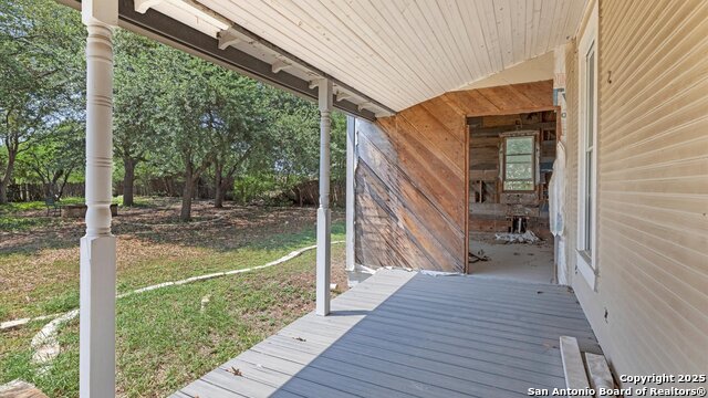 Listing photo id 14 for 160 Klein E