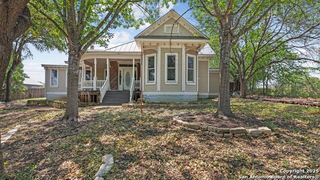 Listing photo id 0 for 160 Klein E