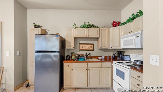 Listing photo id 18 for 160 Klein E