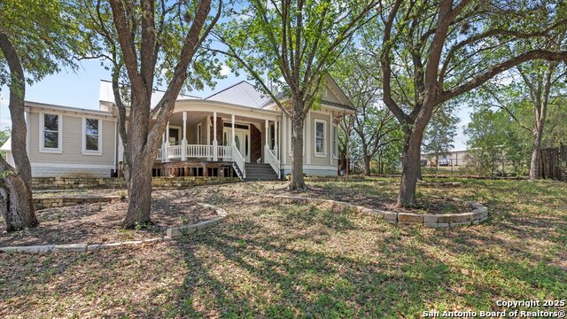 Listing photo id 2 for 160 Klein E