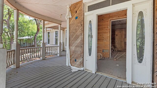 Listing photo id 3 for 160 Klein E