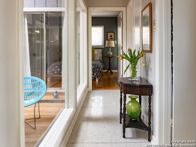 Listing photo id 14 for 2818 Old Moss