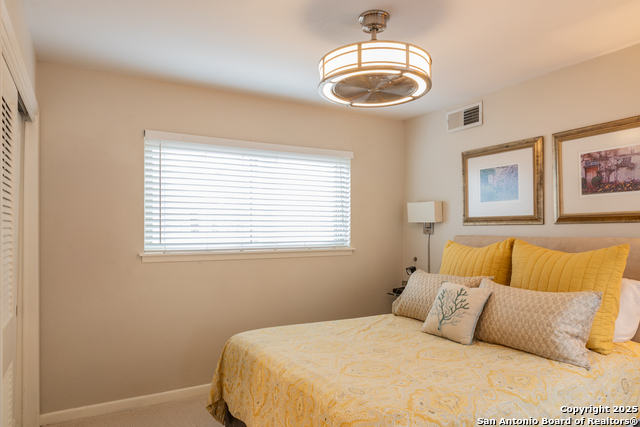 Listing photo id 19 for 2818 Old Moss