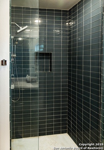 Listing photo id 21 for 2818 Old Moss