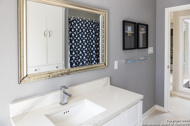 Listing photo id 23 for 2818 Old Moss