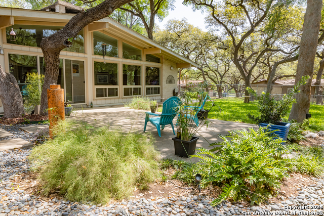Listing photo id 32 for 2818 Old Moss