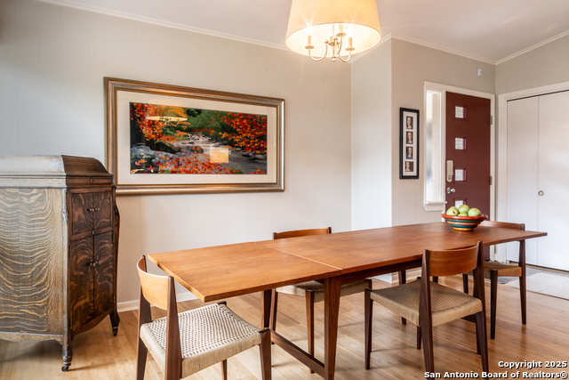Listing photo id 2 for 2818 Old Moss