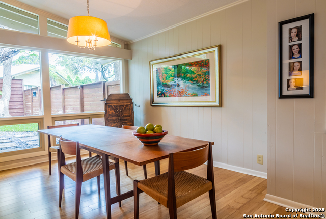 Listing photo id 3 for 2818 Old Moss