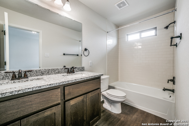 Image 18 of 25 For 10315 Lynwood Branch  101