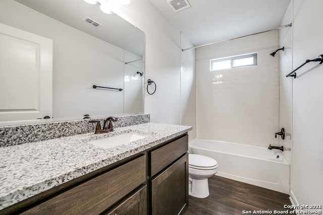 Image 19 of 25 For 10315 Lynwood Branch  101