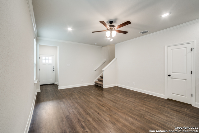 Image 7 of 25 For 10315 Lynwood Branch  101